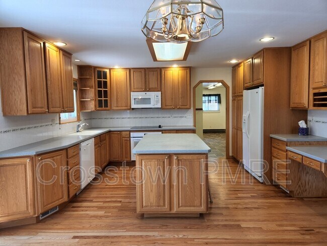 Building Photo - 2410 W 20th Street Rd