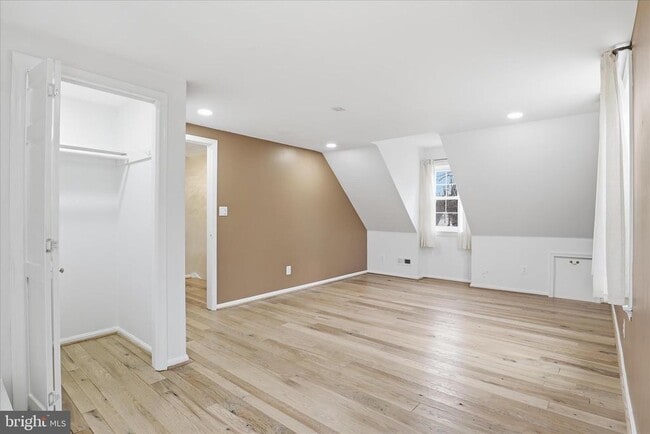 Building Photo - 3454 Tamarack Ct