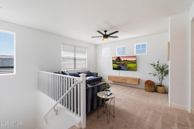 Building Photo - 512 E Bamboo Ln