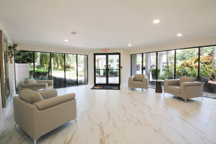 Building Photo - 6562 Boca del Mar Dr