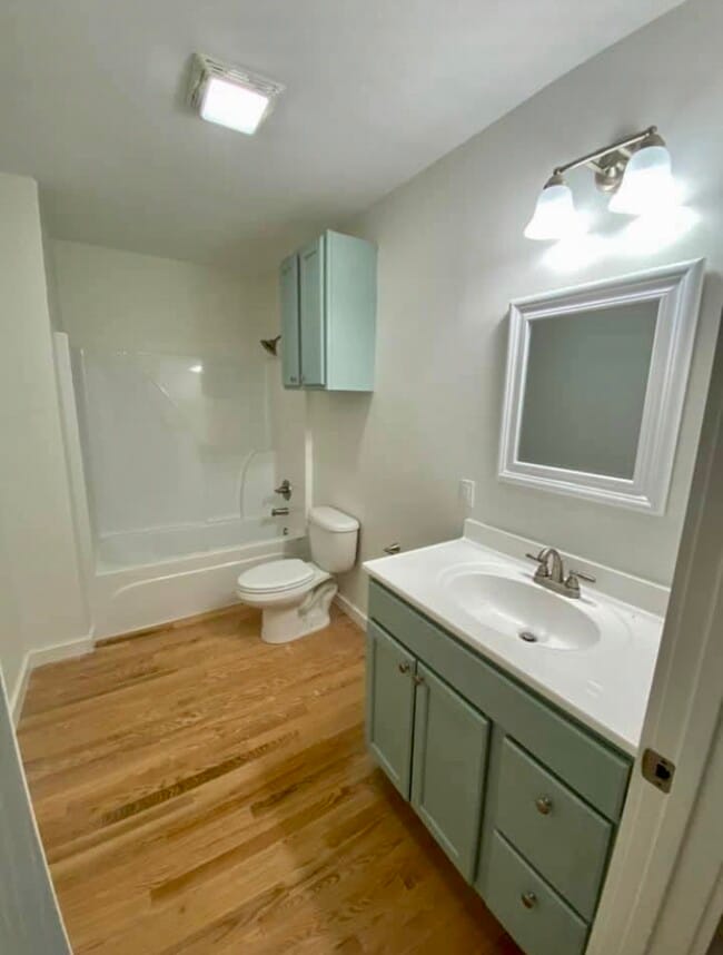 Building Photo - 618 Chopin St