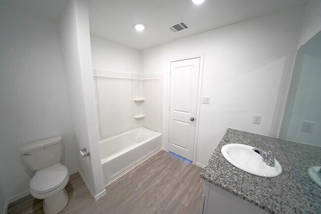 Building Photo - Like-New Home Now Available For Rent in Converse, TX! Realtor Commission offered: $600