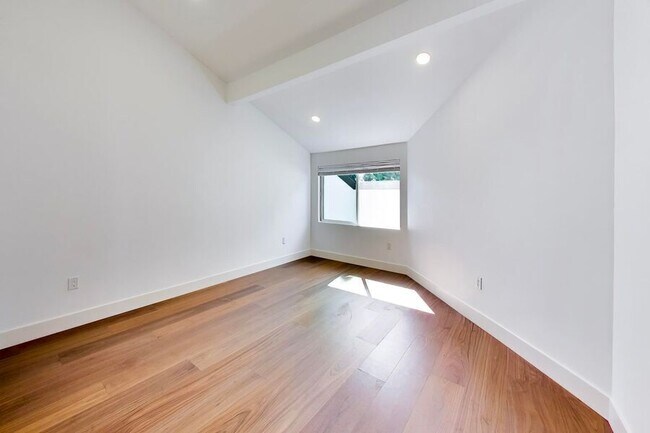 Building Photo - 4017 San Francisco Terrace
