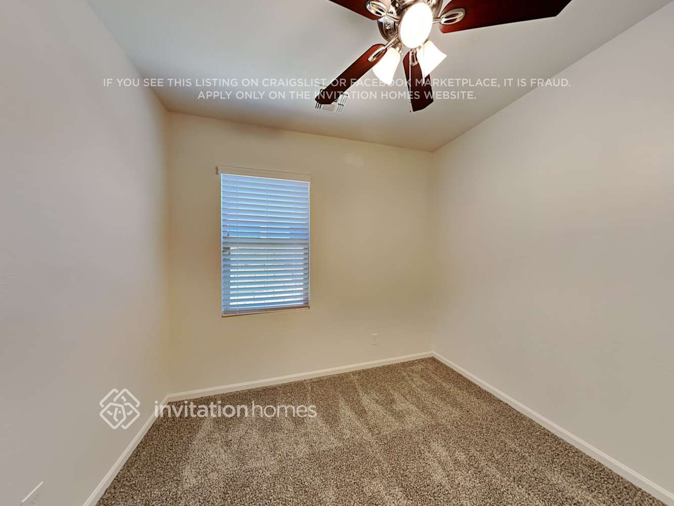 Building Photo - 712 S 201st Ln