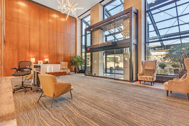 Building Photo - 320 Fort Duquesne Blvd