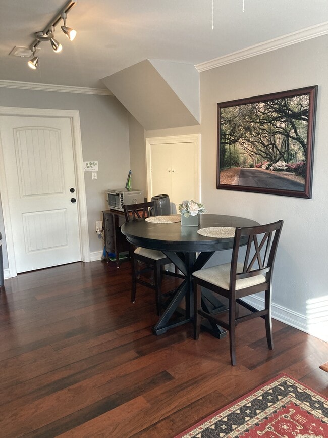 Building Photo - 1212 Tung Hill Dr