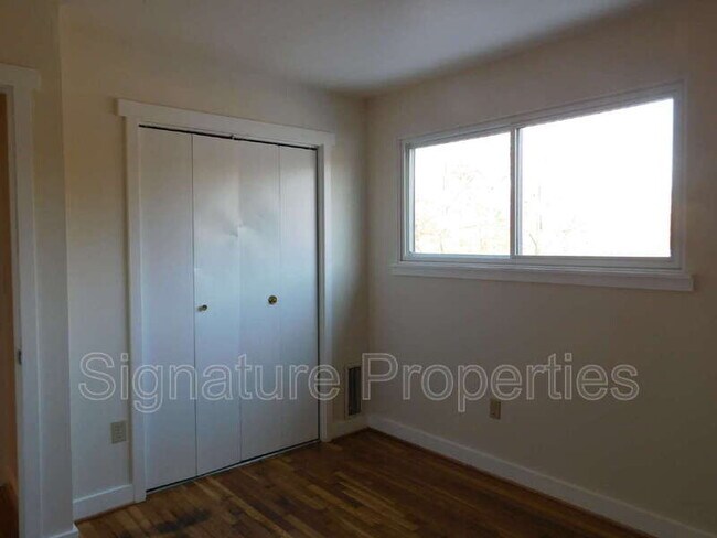 Building Photo - 10192 Iron Mill Rd