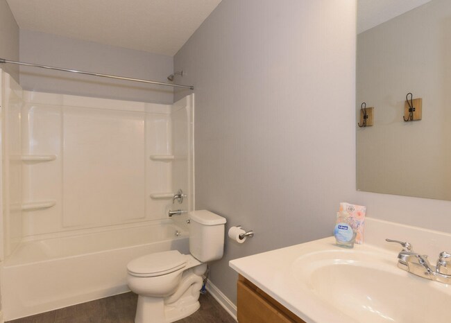 Building Photo - Beautiful House- Perfect for an Executive ...