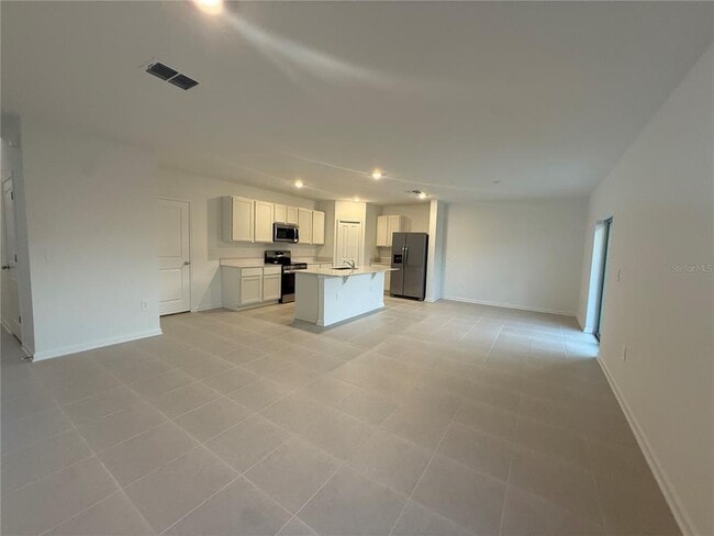 Building Photo - 5427 Meadow Walk Dr