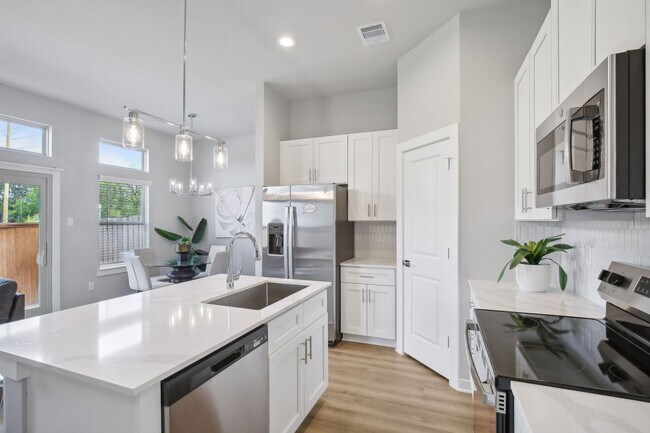 Building Photo - Retreat 3Beds | 2.5Baths