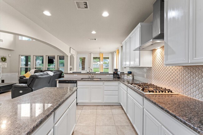 Building Photo - 2018 Brookmont Dr