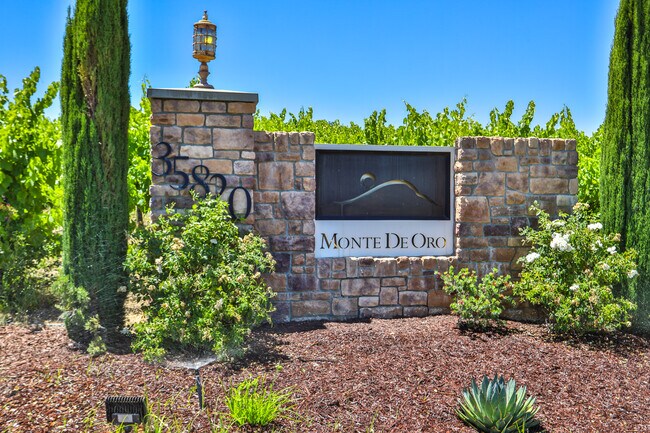 Building Photo - 39520 Colleen Way