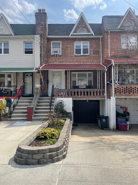 Building Photo - 3446 Corlear Ave