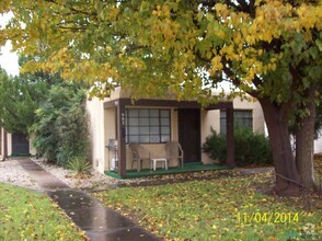 Building Photo - 903 S 10th St