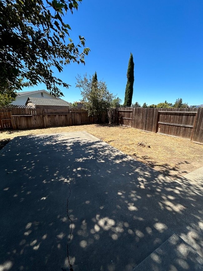 Building Photo - Corner Lot Home