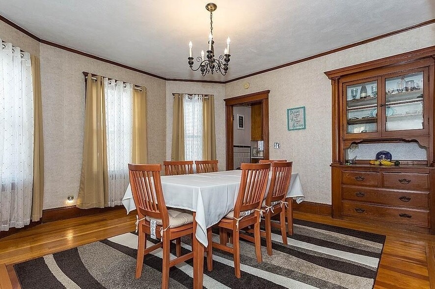 Dinning/Living - 27 Bowdoin St