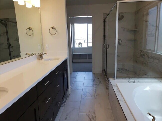 Building Photo - “St. George, Aspen Estates: 5 spacious bed...