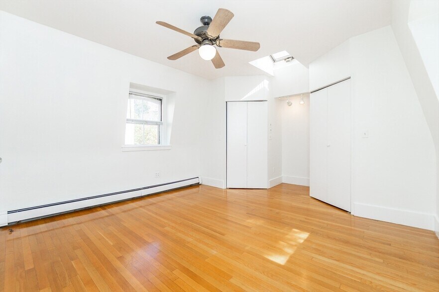 Building Photo - 69 Walker St