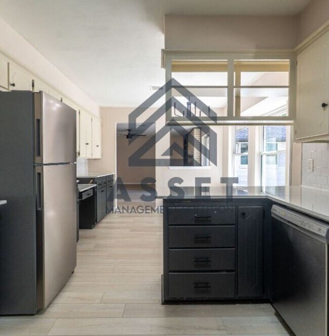 Building Photo - 801 Cogswell Cir