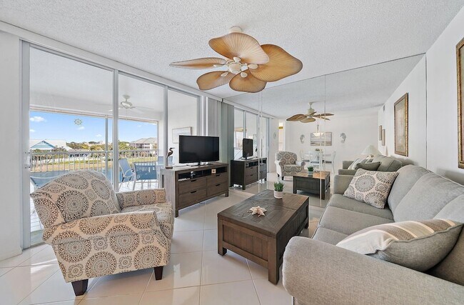 Building Photo - 353 S US Hwy 1