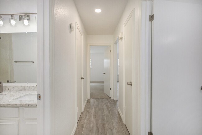 Building Photo - 22515 Colonialgate Dr
