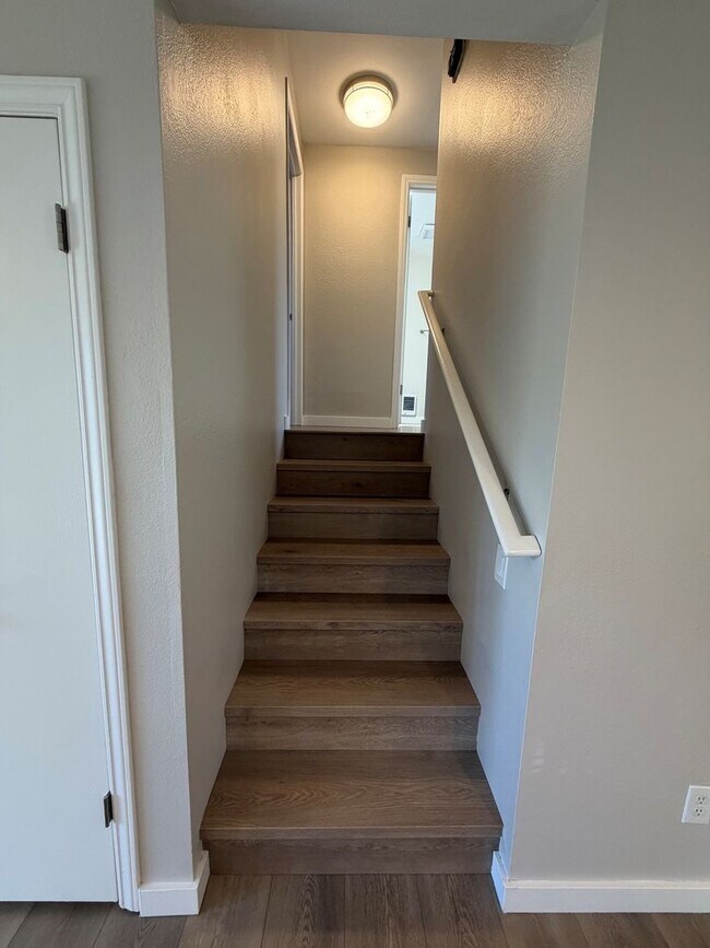 Building Photo - 6518 Elliott Way