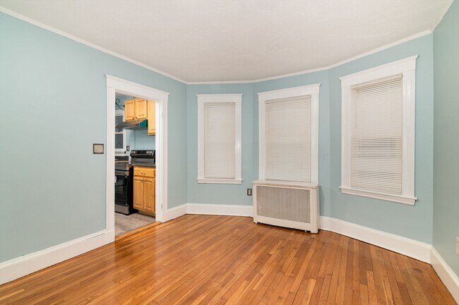 Building Photo - 152 Willow St