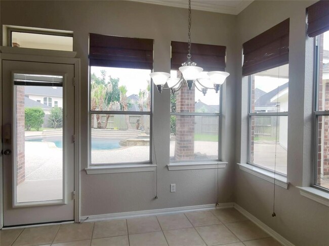 Building Photo - 2911 Weatherford Ct