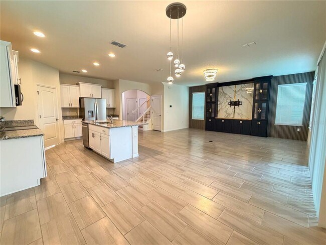 Building Photo - 16128 Mangrove Rd