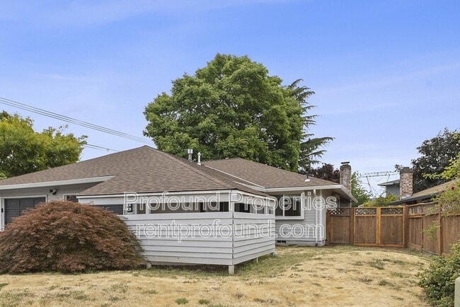Building Photo - 21560 SW Augusta St