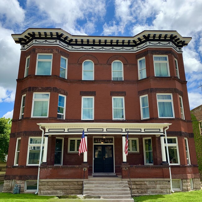 Building Photo - 271 Douglas Ave
