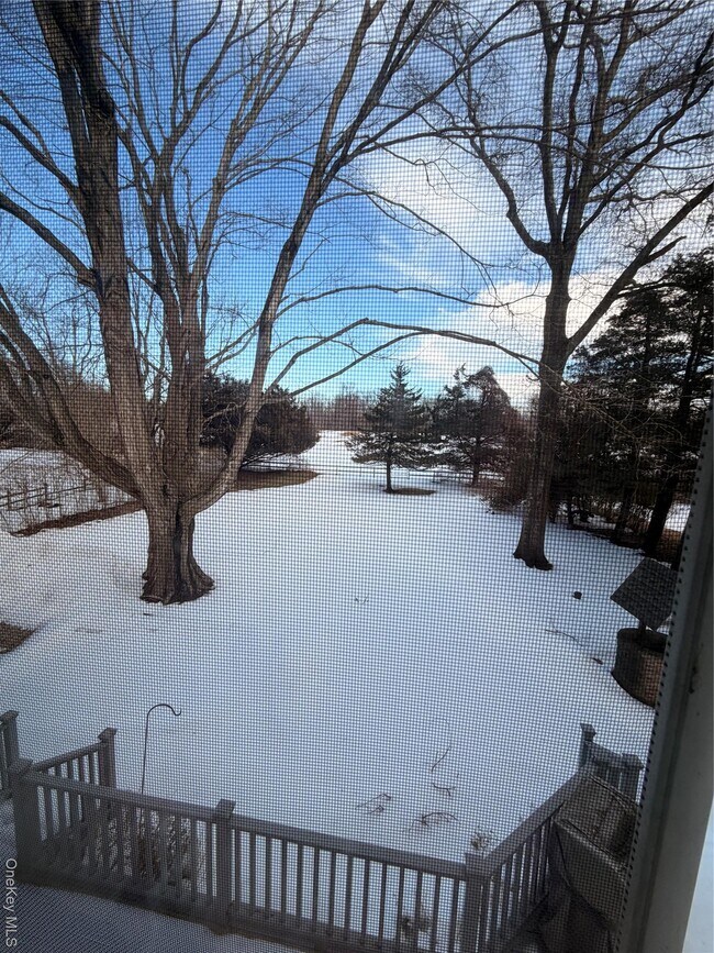 Building Photo - 4 Lloyd Point Dr