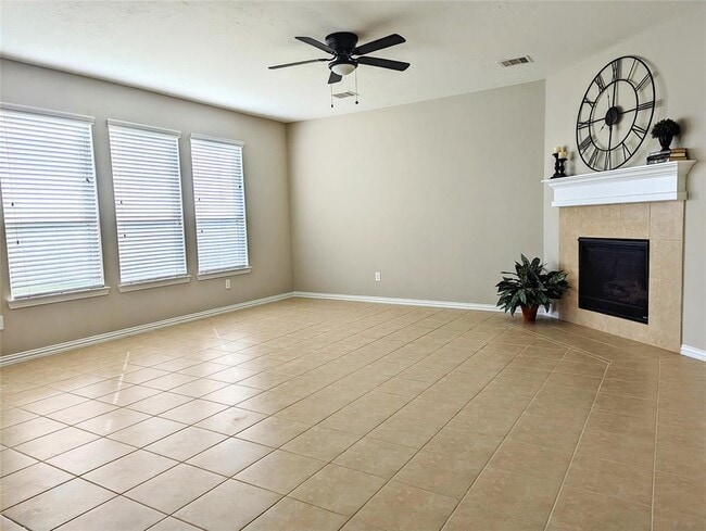 Building Photo - 10718 Wall Fern Way