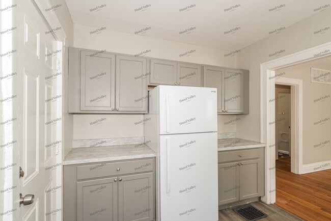 Building Photo - 901 Maurice Ave