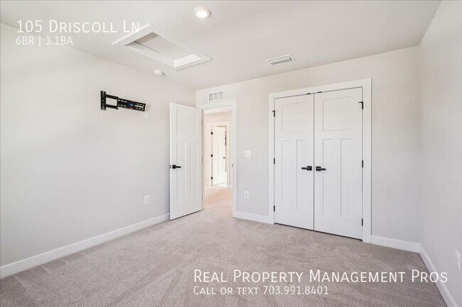 Building Photo - 105 Driscoll Ln