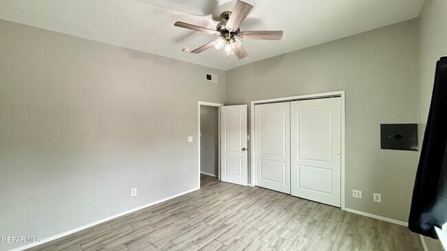 Building Photo - 633 Pete Payan Dr