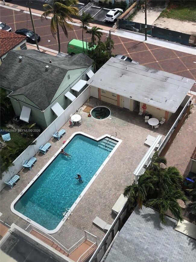 Building Photo - 801 S Ocean Dr