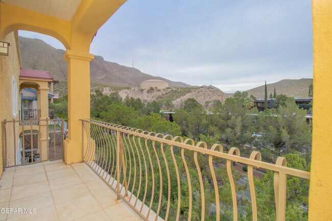 Building Photo - 4744 Excalibur Dr