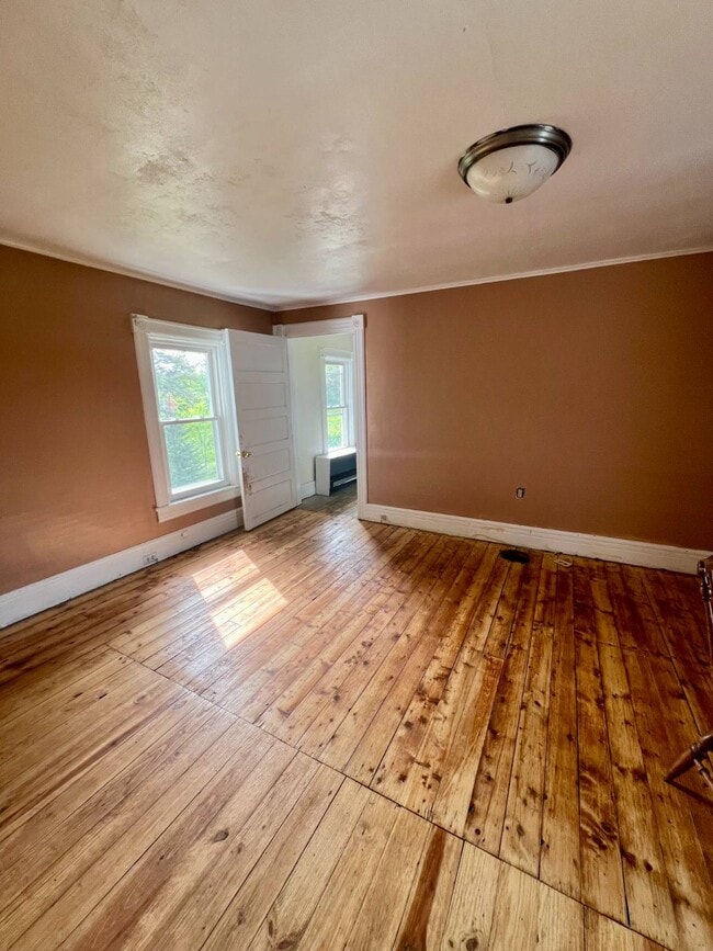 Building Photo - 353 Auriesville Rd