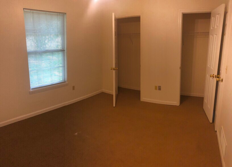 Building Photo - 136 Noah Ln