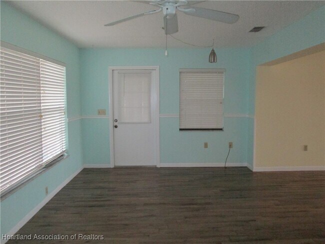 Building Photo - 131 Lemon Rd NE