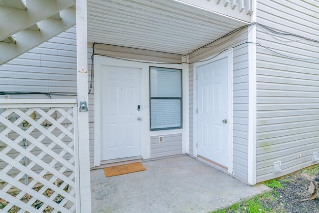 Building Photo - 1271 Redwood Ln