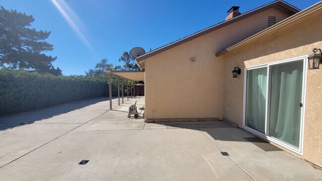Building Photo - 4 Bed/ 2.5 bath House in Rancho Penasquitos