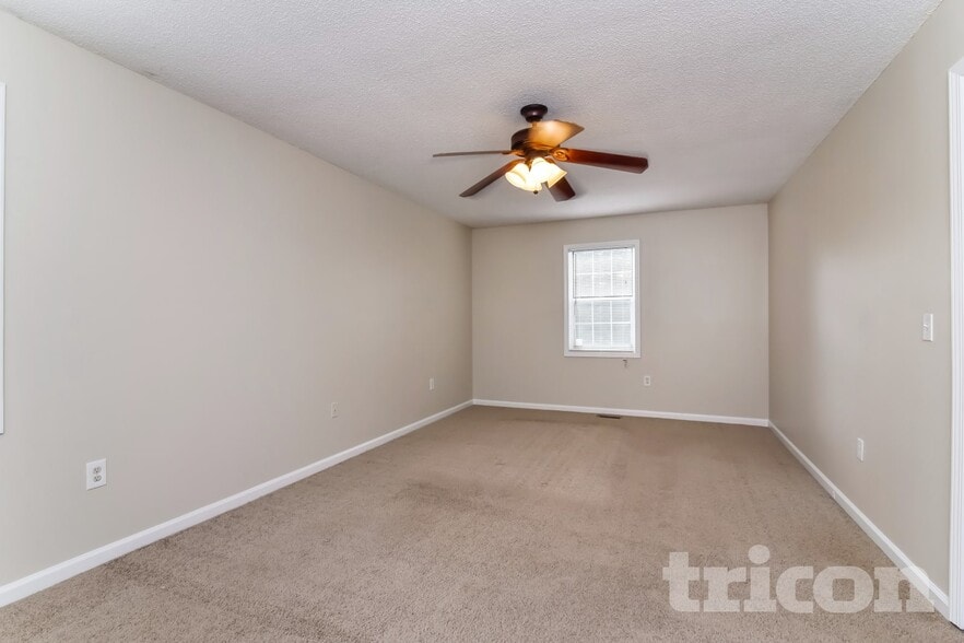 Building Photo - 230 Parkway Ct
