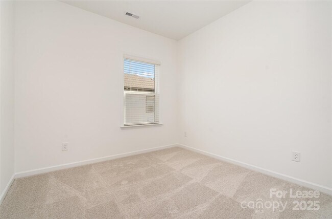 Building Photo - 5015 Westmead Ln