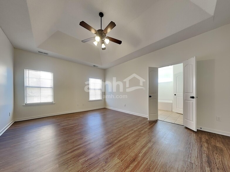 Building Photo - 10361 Cooper Ridge Cv