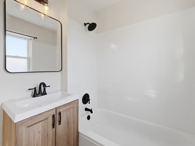 Building Photo - 41 W George Ave