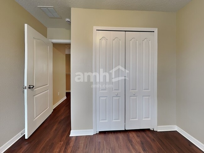 Building Photo - 1720 Portcastle Cir