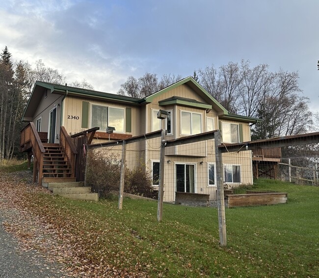 Primary Photo - 2340 East End Rd