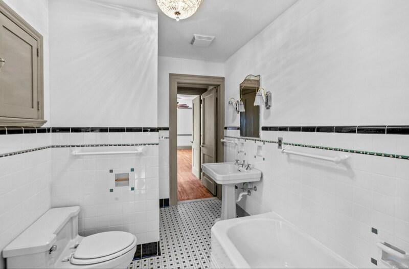 Building Photo - 620 Falls Rd